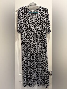 Chaus Black & White Geometric Maxi Wrap Dress L